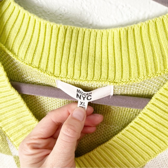 Madden NYC Sweater Women's XL Juniors Green V Neck Jacquard Hippie Festival - Picture 4 of 7